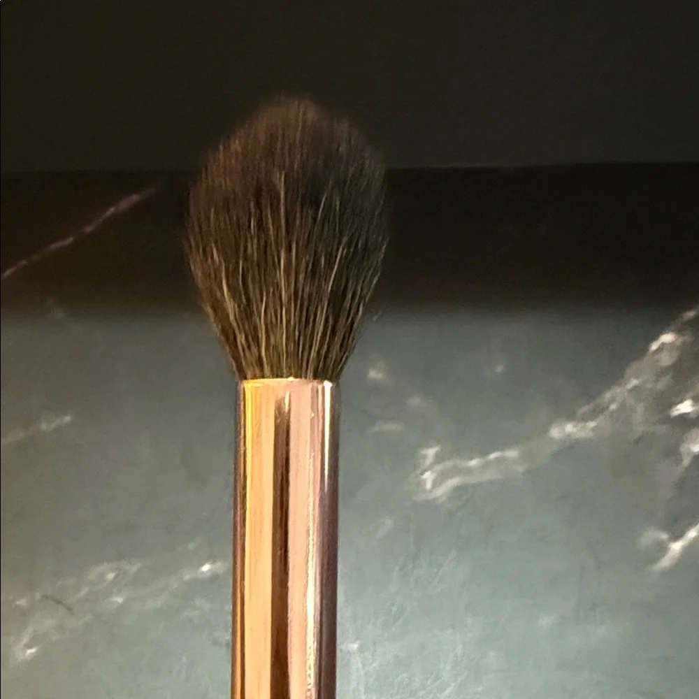 Charlotte Tilbury Powder & Sculpt Brush Makeup Brush